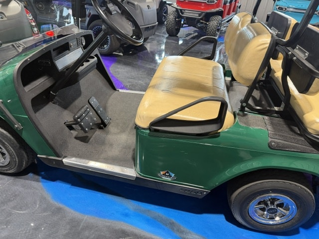 2001 E-Z-GO TXT Gas