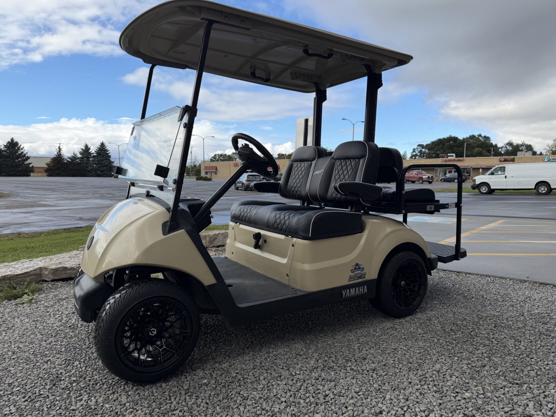 2022 Yamaha QuieTech w/Premium Seats and Wheels