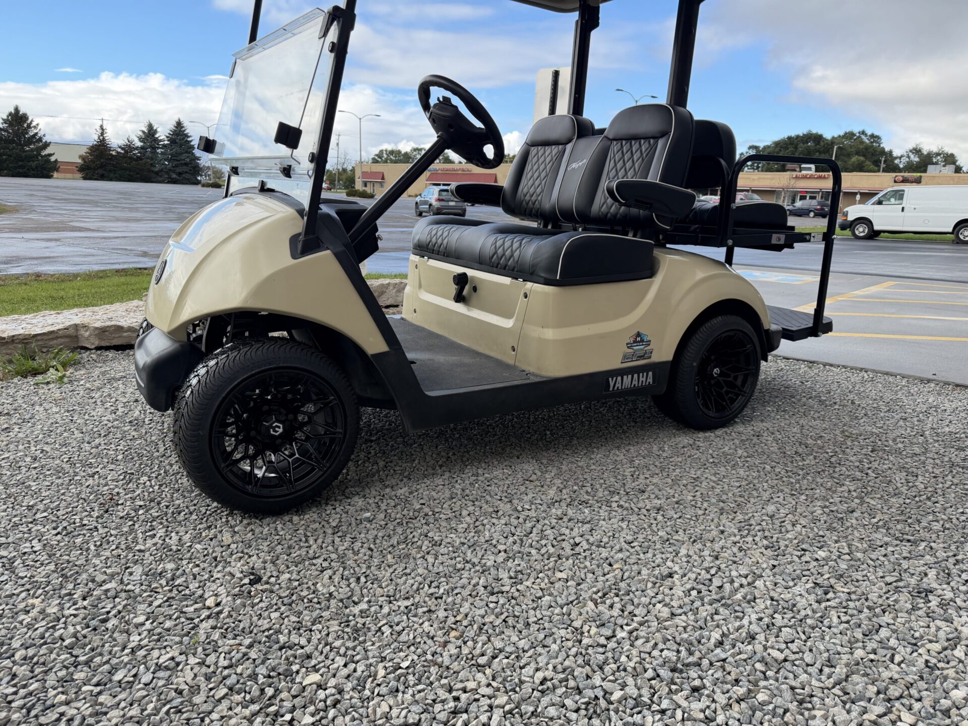 2022 Yamaha QuieTech w/Premium Seats and Wheels