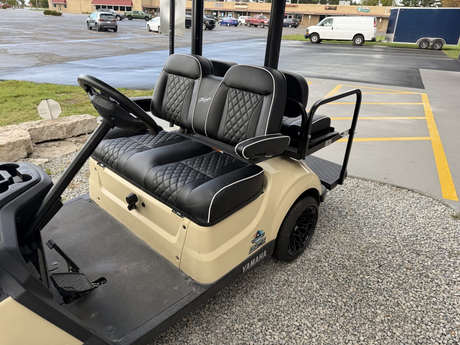 2022 Yamaha QuieTech w/Premium Seats and Wheels